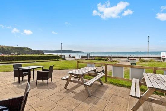 Anchor Guest House Haverfordwest Exteriör bild